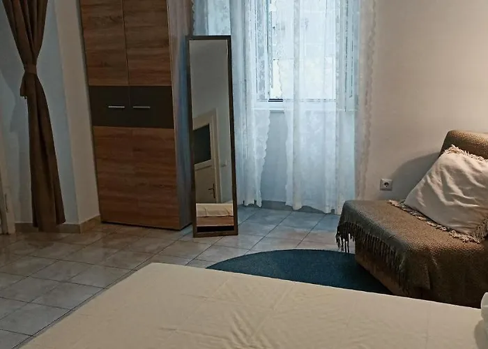 Nika Free Parking * Split